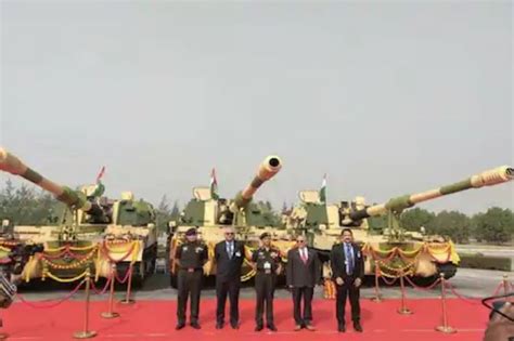 Army deploys K-9 Vajra Howitzer tank in Ladakh - Trishul Defence Academy