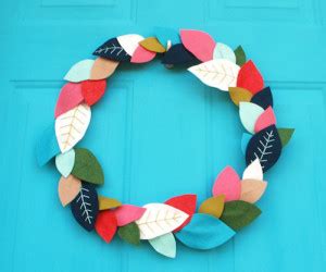 How to Make a Felt Leaf Wreath Tutorial