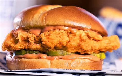 Zaxby's Rolls Out New Signature Sandwich Nationally - The Fast Food Post