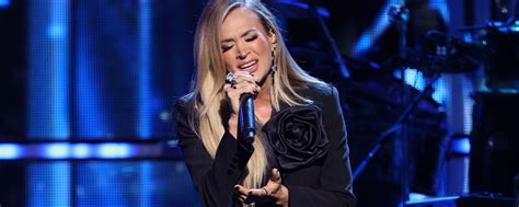 Carrie Underwood Pays Homage to George Michael With Emotional “One More Try” Rendition at Rock ...