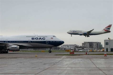 British Airway's Retro BOAC Boeing 747 Lands In Heathrow For The First ...