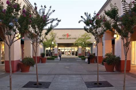 FOLSOM PREMIUM OUTLETS - Updated December 2024 - 226 Photos & 234 ...