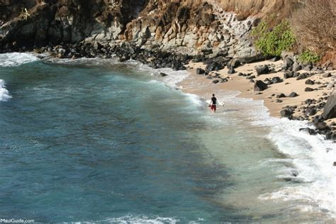 Honolua Bay - Surfing, Snorkeling, Hiking in West Maui Hawaii