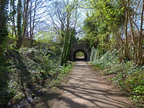 West Midlands Cycle Routes: A Guide to the Best 14 Trails!