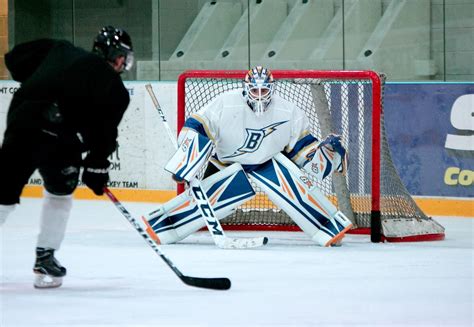 Hóquei no Gelo – O Esporte Que É A Paixão Nacional dos Canadenses ...