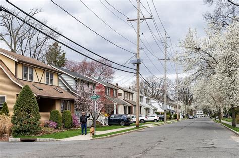 Dumont, N.J.: A ‘Modest Town’ Where $500,000 Still Goes a Long Way ...