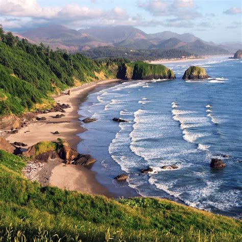 Cannon Beach & Ecola State Park on Highway 101 | ROAD TRIP USA