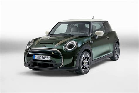 2023 MINI Cooper Hardtop 2 Door SE Electric: Performance, Price, and Photos