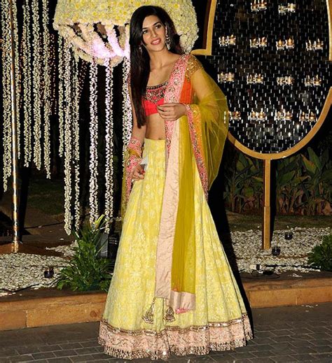 Bollywood Actress Saree Collections: Kriti Sanon in Lehenga Choli