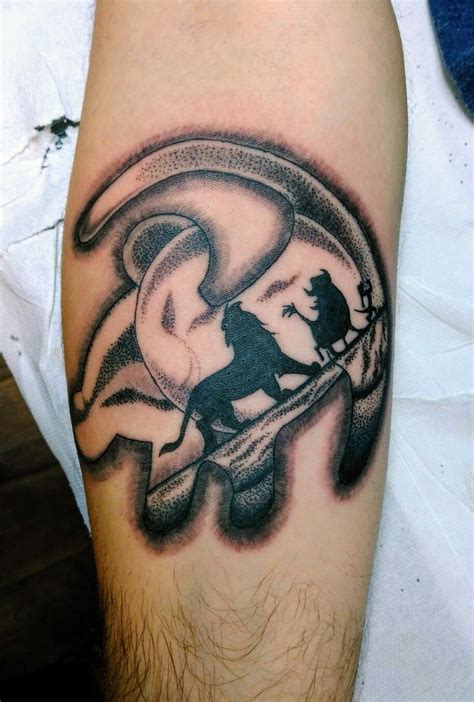 Simba - Lion King - Hakuna Matata - Tattoo | Lion king tattoo, Hakuna ...