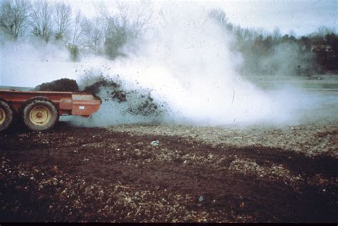 Compost Application - Organic AgricultureOrganic Agriculture | Washington State University