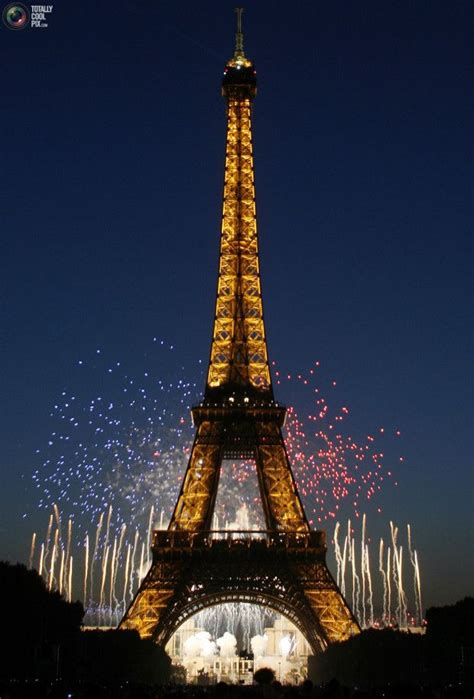 New Years Eve Perfect Destinations - Paris, France | Paris tour eiffel, Tour eiffel, Paris