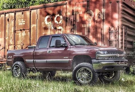 2001 Chevrolet Silverado 1500 Moto Metal MO969 Rough Country Suspension Lift 6" | Custom Offsets