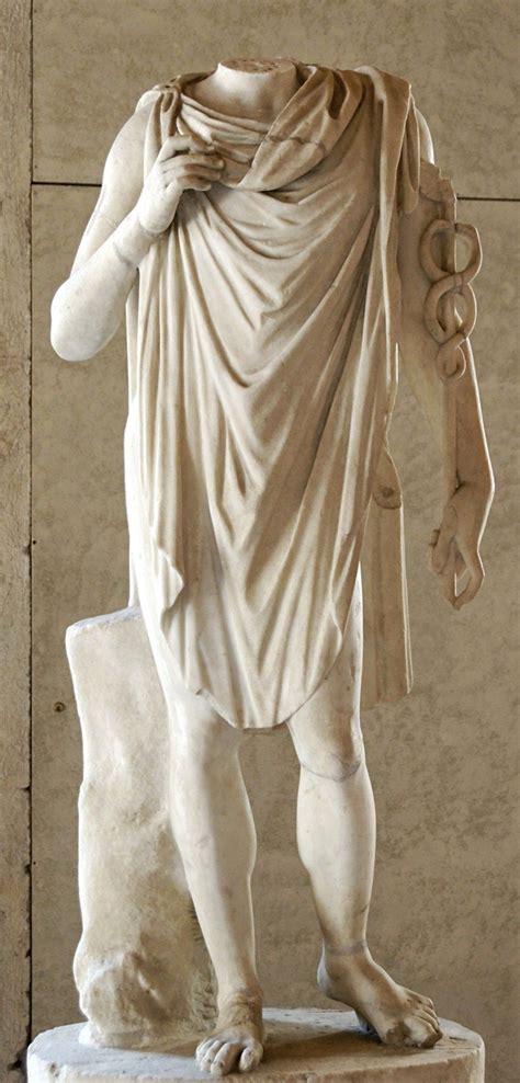 chlamys | Tumblr Ancient Greek Sculpture, Greek Statues, Ancient Greek Art, Ancient Rome ...