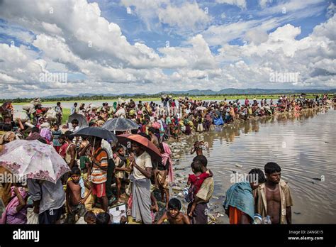 Rohingya refugee in Bangladesh. Thousands people crossed border between ...