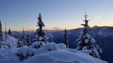 Winter sunset in the Cascade Mountains, WA : r/hiking