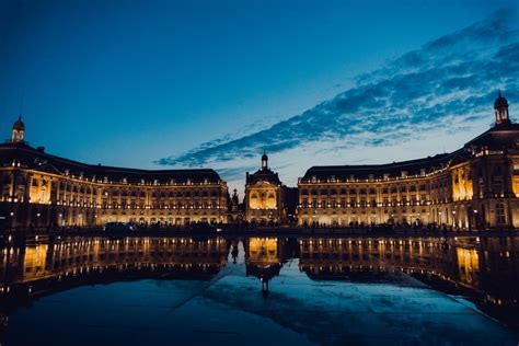 Bordeaux Wineries and Old Town - The Pearl of Aquitaine