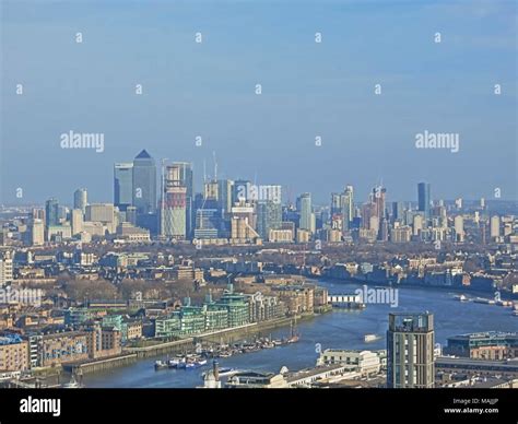 Aqua shard hi-res stock photography and images - Alamy