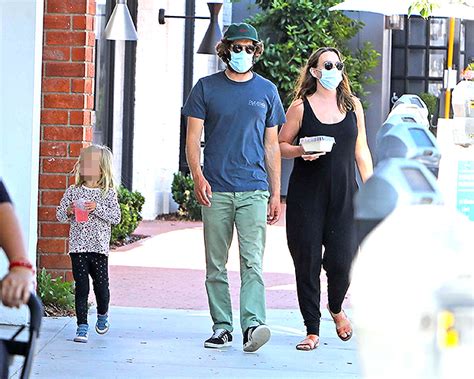 Leighton Meester & Adam Brody Take Daughter Lunch After Welcoming Baby ...