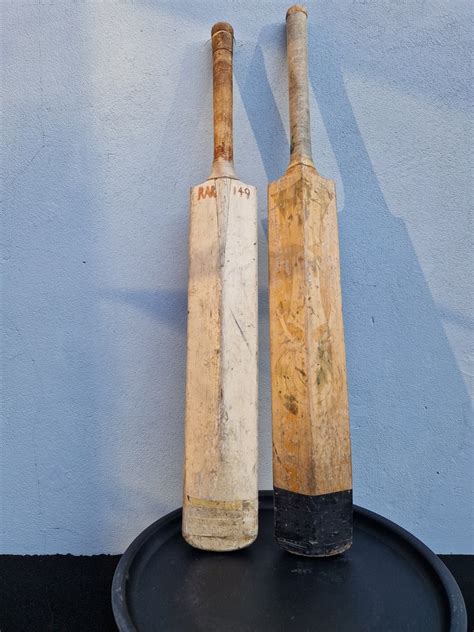 2 vintage cricket bats (2) - Catawiki