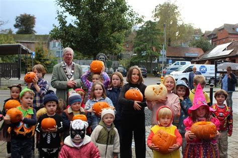 Haslemere Museum haunted the town with its annual Hallowe'en parade | haslemereherald.com