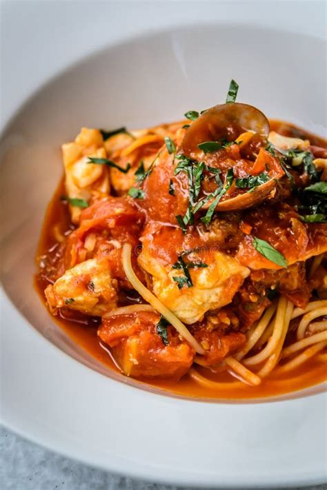 Seafood Spaghetti Marinara Italian with Clams and Stock Photo - Image of shrimp, prawn: 95741826