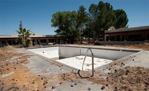 Photo: This pool and two others stand empty while the Jacumba Hot ...