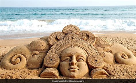 Sudarsan Pattnaik's Intricate Sand Sculpture For Dhanteras Is Stunning