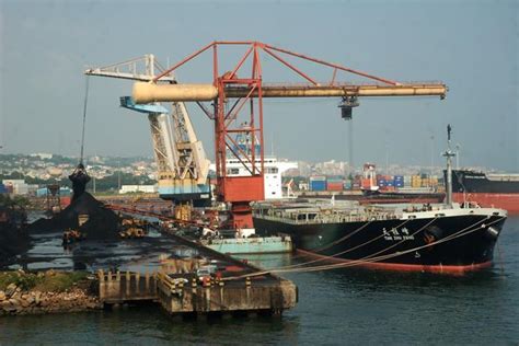 Visakhapatnam port rejects sole bid by private firm for expansion