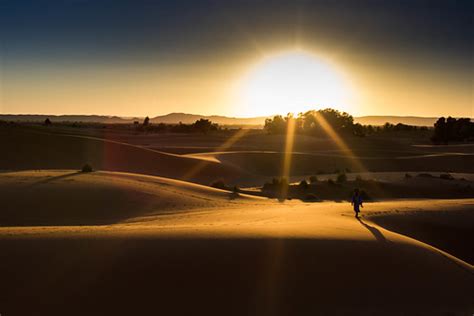 Sunset in the Sahara | Sunset in the Sahara with a Berberman… | Flickr
