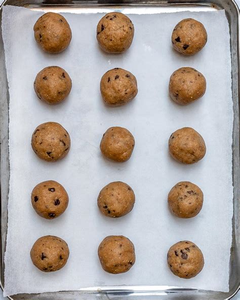 These Chocolate Chip Cookie Dough Balls are an Epic Clean Eating Treat ...