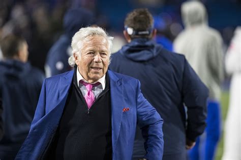 Patriots Owner Robert Kraft Awarded 'Jewish Nobel' Prize, Vows to Step ...