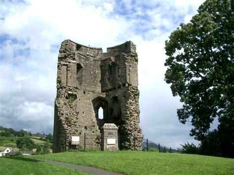 CRICKHOWELL CASTLE