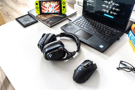 Logitech G935 Wireless is a spatial sound champ in an old crackling ...