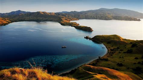 Komodo Island Wallpapers - Wallpaper Cave