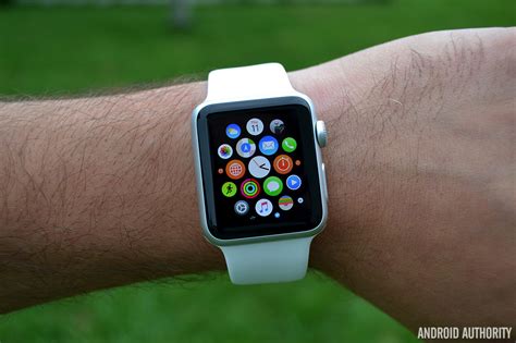 5 things Android Wear can learn from the Apple Watch