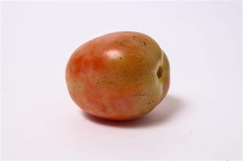 Premium Photo | Tomato isolated on white background