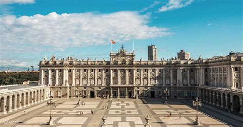 Fast Track Access to the Royal Palace of Madrid, Spain - Klook Philippines