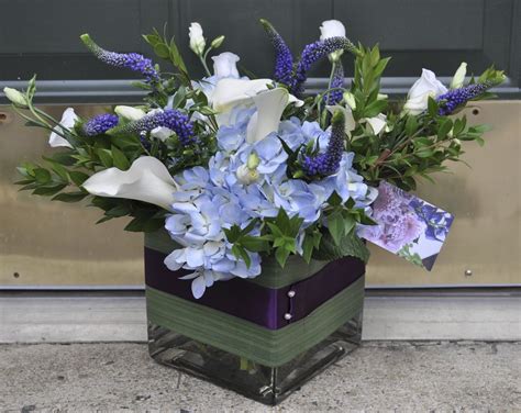 Hanukkah flower arrangement. | Fresh flowers arrangements, Flower ...