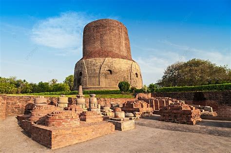 Dhamekh Stupa And Ruins In Sarnath Photo Background And Picture For ...