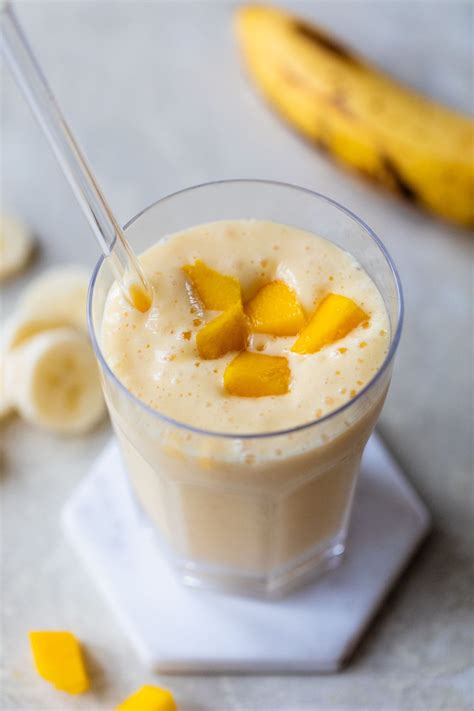 Mango Smoothie – WellPlated.com