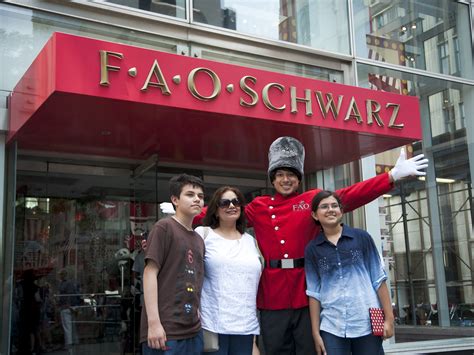 FAO Schwarz Fifth Avenue space to be overhauled as toy store moves | Crain's New York Business