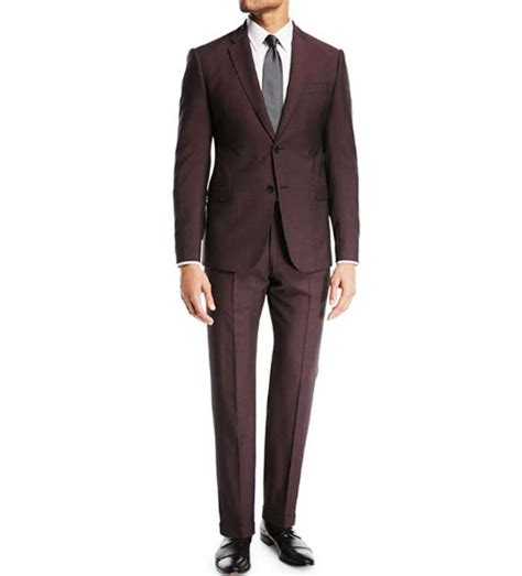 How to cop Ryan Reynolds' aubergine suit from the premiere of A Simple ...