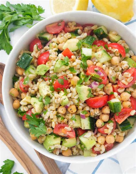 Barley Salad with Lemon Dressing - The clever meal