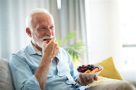 27 Easy, Healthy Snacks For Your Elderly Loved One