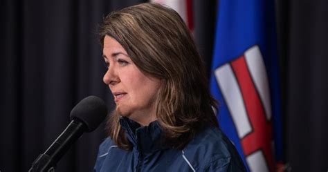 Alberta Premier Danielle Smith deflects when asked about wildfires and ...