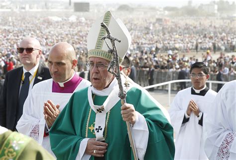 At Mass for 1.3 million, Pope Francis says Jesus “continues to walk on ...