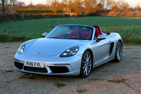 Porsche 718 Boxster Convertible (2016 - ) Photos | Parkers