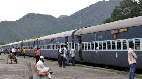 India's longest train, Vivek Express, to operate twice a week | Latest ...