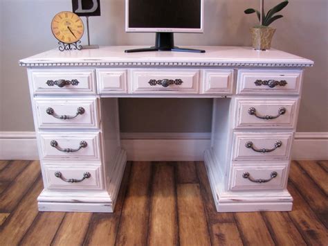 dusty gem decor: Antique White Desk